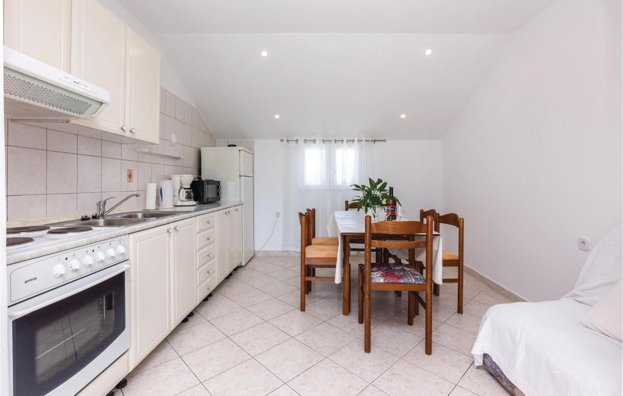 Nice Apartment In Crikvenica With Wifi Экстерьер фото