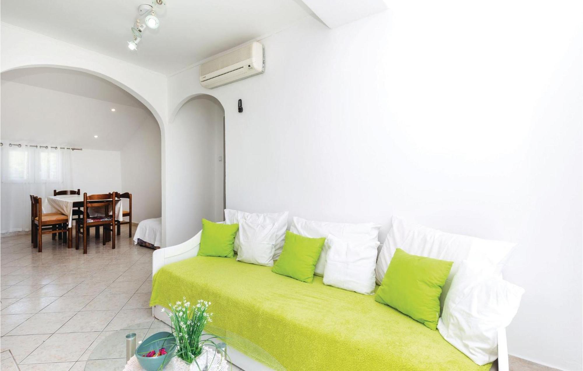 Nice Apartment In Crikvenica With Wifi Экстерьер фото