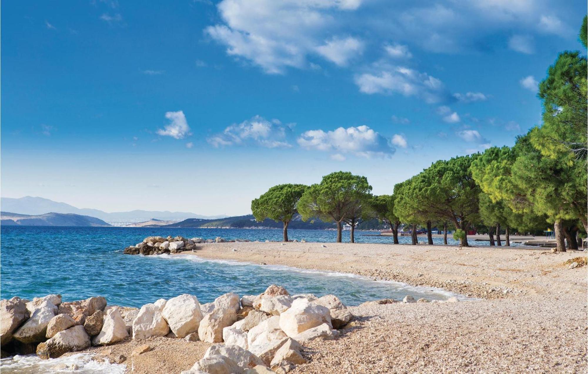 Nice Apartment In Crikvenica With Wifi Экстерьер фото