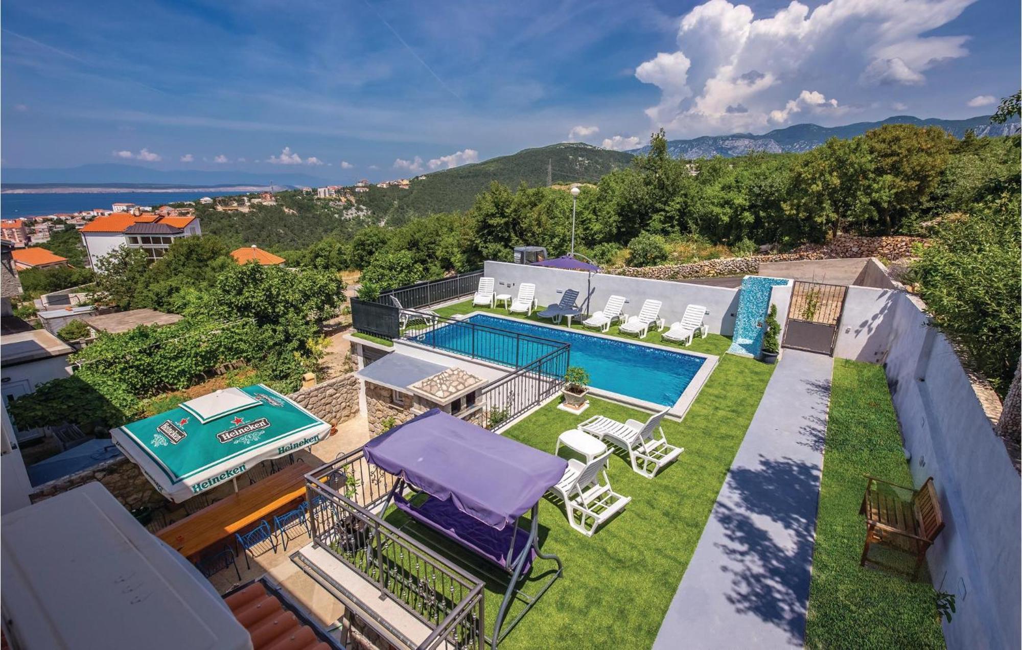 Nice Apartment In Crikvenica With Wifi Экстерьер фото
